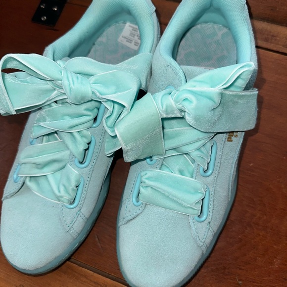 Puma Suede Heart Bow Sneaker - Picture 3 of 7